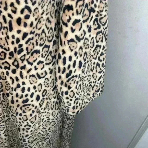 Noire Jasmine Rose Plush Leopard Dressing Gown Robe Size Medium - Picture 4 of 7